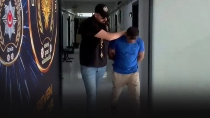 İzmir'de 4 Motosiklet Hırsızlığı: 2 Zanlı Tutuklandı, Çalınan Araçlar Sahiplerine Teslim Edildi