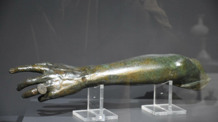 35 yıl sonra büyük değişim: İzmir Arkeoloji Müzesi’nde vitrinler ve eserler yenilendi