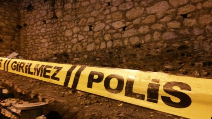 İzmir’de motosiklet bariyerlere çarptı: Sürücü hayatını kaybetti