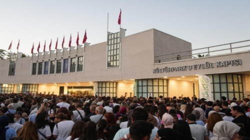 İzmir Enternasyonal Fuarı'nda Coşkulu Hafta Sonu: 200 Bin Ziyaretçiyle Rekor Kırıldı