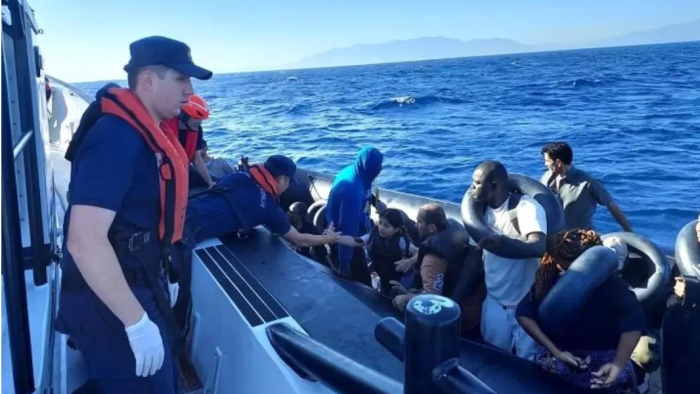 Çeşme ve Seferihisar Açıklarında 137 Düzensiz Göçmen Kurtarıldı