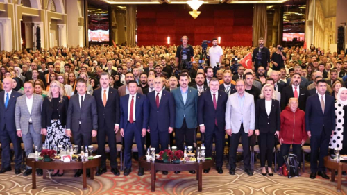 AK Parti İzmir İl Danışma Meclisi Toplantısı'nda İzmir'in Sorunları ve Filistin Desteği Gündeme Geldi