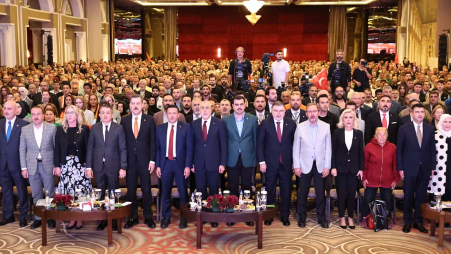 AK Parti İzmir İl Danışma Meclisi Toplantısı'nda İzmir'in Sorunları ve Filistin Desteği Gündeme Geldi