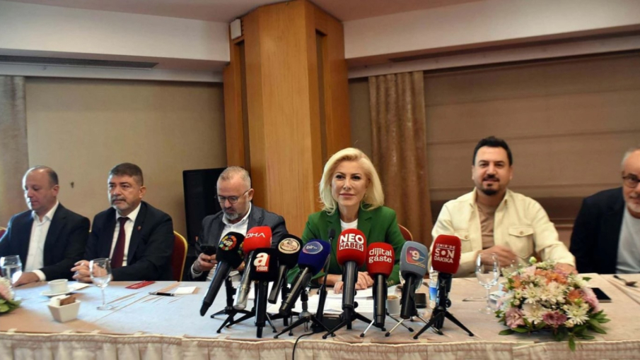 Şebnem Bursalı İzmir Basınıyla Bir Araya Geldi: “Kültür ve Sanat Kimliği Şehirleri Güçlendirir”