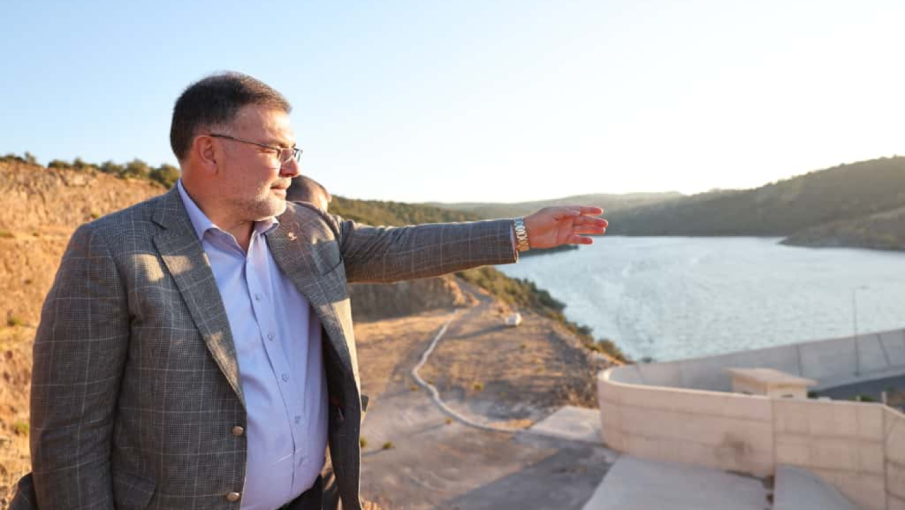 AK Parti İzmir İl Başkanı Saygılı, Cemil Tugay’a su üzerinden yüklendi!  ‘’İZSU kuyuları kullanılamaz hale geldi, Başkan bahane üretiyor’’