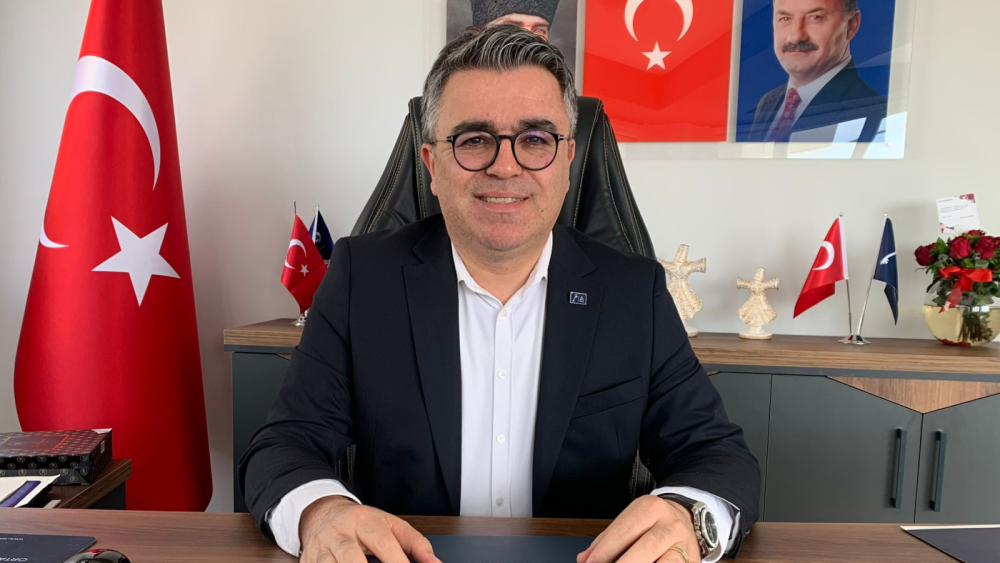 "Anahtar Parti İzmir İl Başkanından Çöp  Tepkisi: Topladınız Topladınız!"