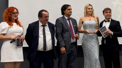 Avrasya Ödülleri’nde Yıldızlar Geçidi: Maria Titievskaya Gecenin Parlayan İsmi Oldu!