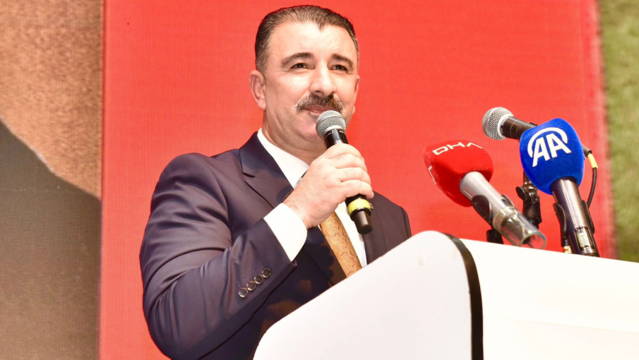 SİYASETTE BOY GÖSTERMEK İÇİN KENDİNİ İNKÂR EDEN BİR CHP’Lİ BAŞKAN!