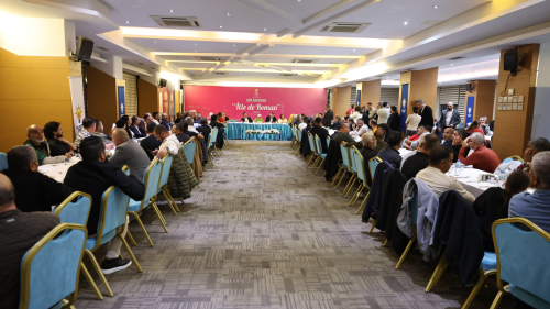 AK Parti’den İzmir’de “Bir Sofra’da İlle de Roman” Buluşması!